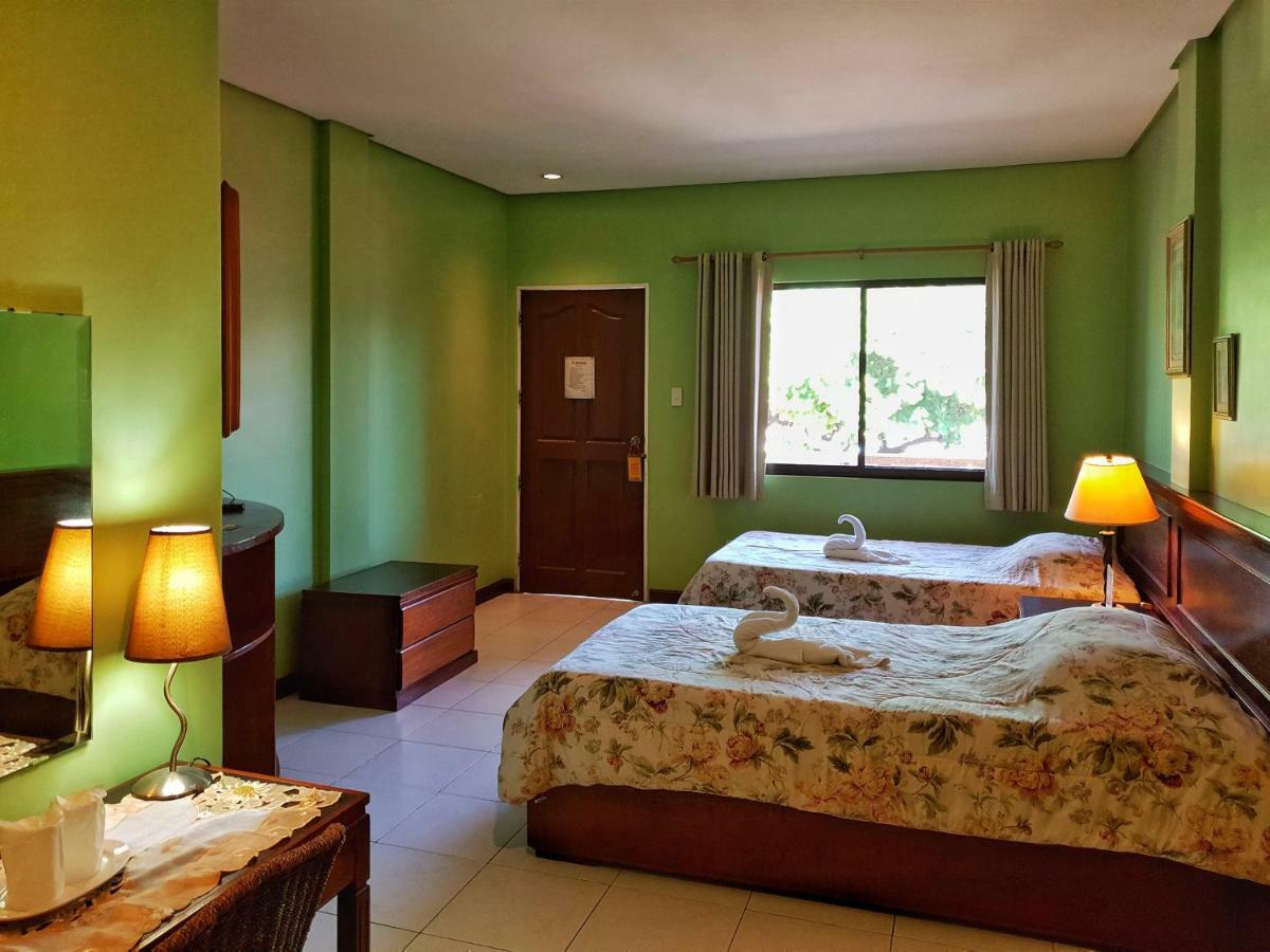 Playa Papagayo Beach Inn Olongapo Exterior photo