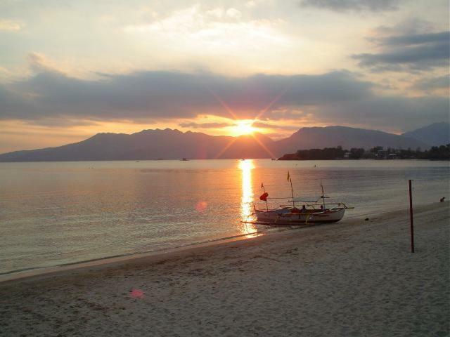 Playa Papagayo Beach Inn Olongapo Exterior photo