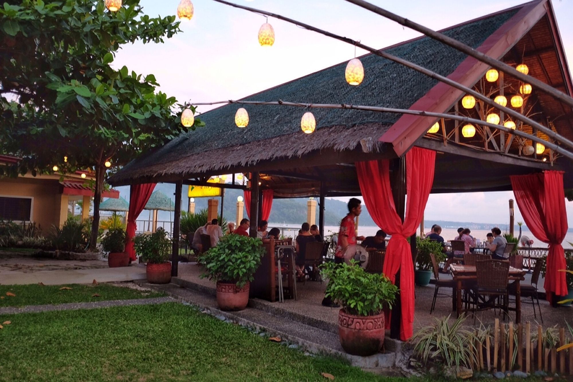 Playa Papagayo Beach Inn Olongapo Exterior photo